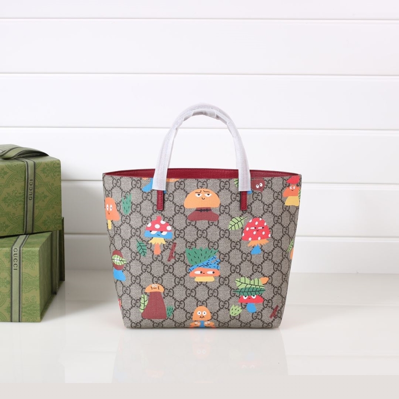 G*u*i shopping bags